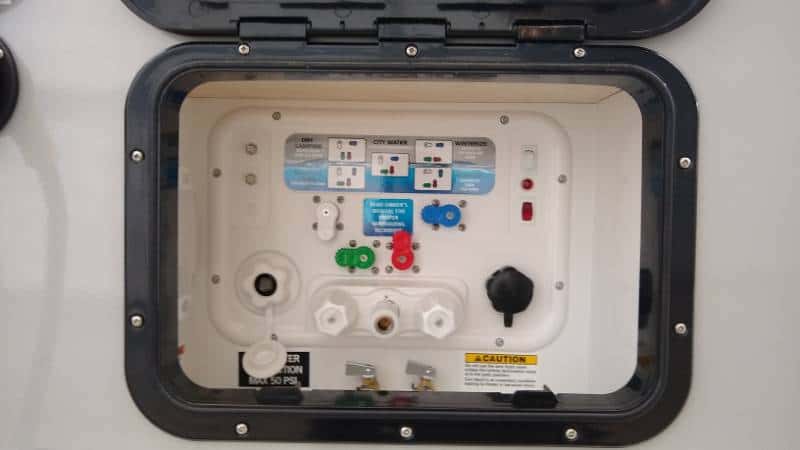 Read more about the article Pros and Cons of RV Tankless Water Heaters