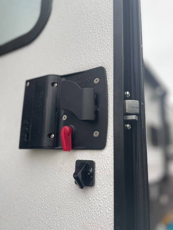 11 Ways to Stop Thieves from Stealing Your Camper