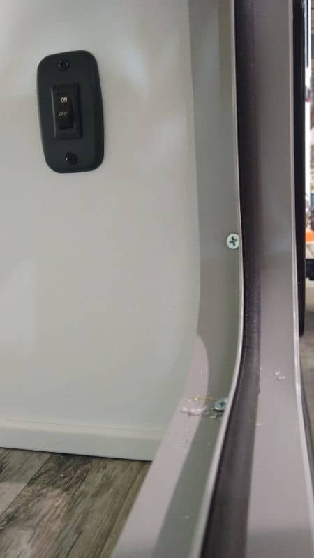 side-mounted rv baggage door