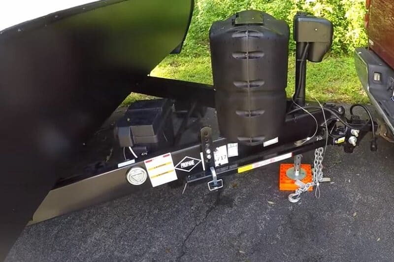 Equalizer 4-point sway control and weight distribution hitch installed on A-frame